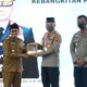Sukses Gerakkan Pemulihan Ekonomi Bupati Eka Putra Beri Penghargaan Kapolda Sumbar