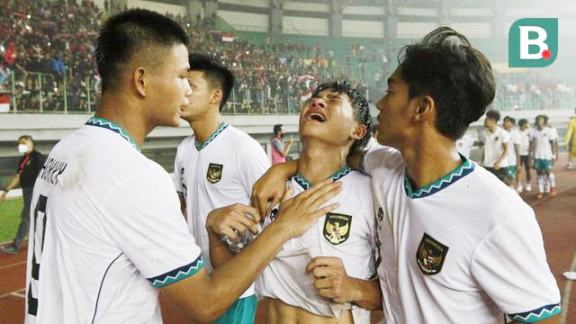 Piala AFF U-19, Regulasi Head to Head Kubur Mimpi Timnas Lolos Semifinal 1 GAGAL LOLOS— Pemain timnas U19 tampak bersedih usai laga melawan Myanmar, Meskipun menang, timnas tetap gagal lolos akibat regulasi head to head.