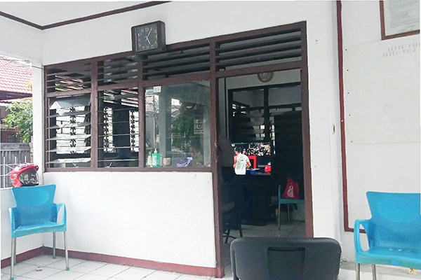 RUANG—Tampak depan ruang kontrol CCTV di pos satpam Kompleks Polri Duren Tiga, Pancoran, Jakarta Selatan, sekitar 20 meter dari rumah Irjen Ferdy Sambo.