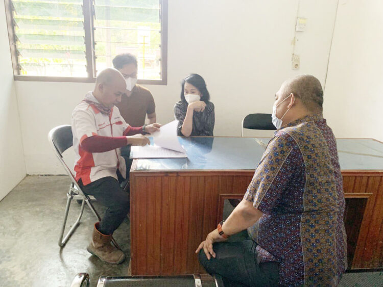 Dengan Listrik PLN, Industri Crusher Efisien Hingga 60% 1 JADI PELANGGAN--PT Sumbar Calcium Pratama, bisnis crusher besar di daerah Halaban Kabupaten Lima Puluh Kota resmi jadi pelanggan PLN, pada Kamis (30/06).