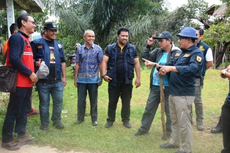 Kemendagri Tinjau Tapal Batas Tanahdatar-Kabupaten Solok 1 TINJAUAN LAPANGAN—Tim Verifikasi Kemendagri RI tinjau langsung ke Nagari Simawang terkait tapal batas dua daerah.