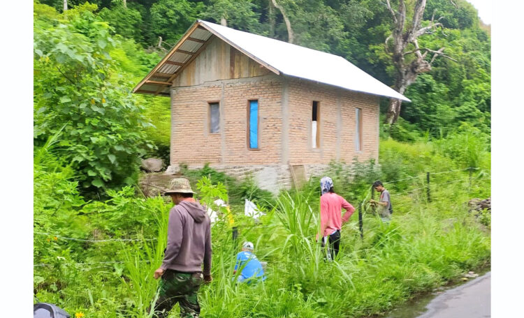 SENGKETA LAHAN— Pengukuran lahan yang sempat disengketakan di Nagari Sumpur, Kecamatan Batipuh Selatan, Kabupaten Tanahdatar.