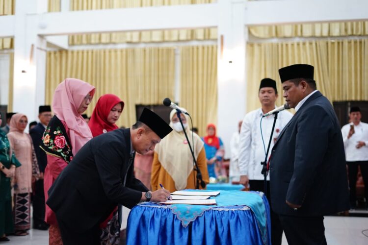 Bupati Padangpariaman Suhatri Bur  menyampaikan pesan, seluruh Aparatur Sipil Negara (ASN) harus terus berusaha meningkatkan kemampuannya.