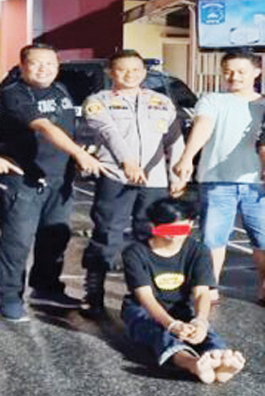 PENCURI HP— Pelaku Pales Ramadani (19) yang mencuri dua unit Hp di rumah temannya ditangkap jajaran Polsek Lubuk Begalung.