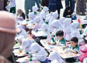 300 Pelajar Ikuti Lomba Mewarnai di Pelataran Jam Gadang