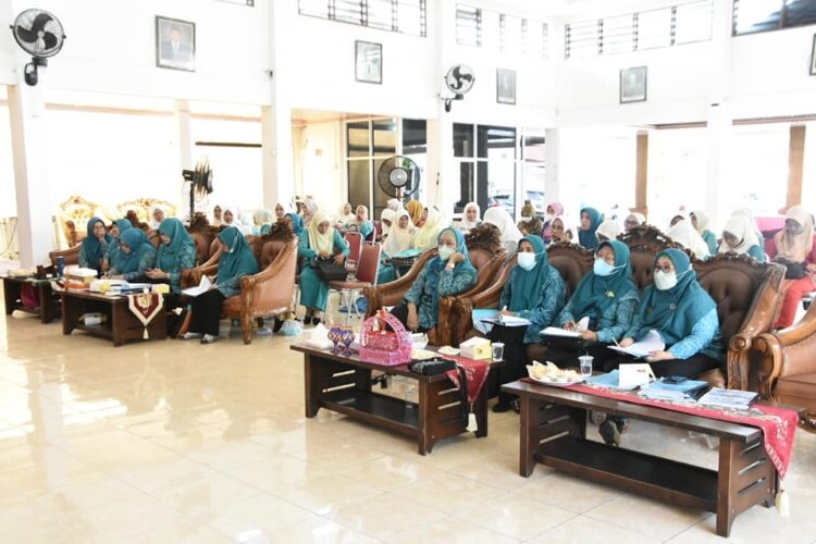 Gerakan PKK— Lomba Penilaian Gerakan PKK Tingkat Kota Padang Tahun 2022, di Palanta Rumas Dinas Wali Kota Padang, Jumat (9/9).