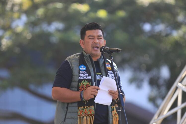 Kadisbudpar Aceh, Almuniza Kamal