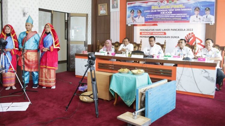 Wali Kota Pariaman H GEnius Umar menyatakan alat pencetak kerupuk jengkol dan melinjo model tuas (Ancak Jeng Meli) Kota Pariaman masuk seleksi final penilaian lomba Teknologi Tepat Guna (TTG) tingkat nasional tahun 2022.