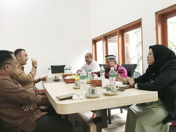 Audiensi Bersama Rektor Unes Padang