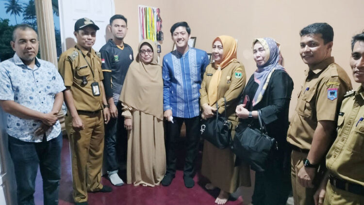 KUNJUNGI—Tim Nasional kunjungi pemuda pelopor Kota Payakumbuh.