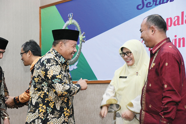 SERTIJAB— Bupati Agam, Andri Warman hadiri serah terima jabatan Kepala Perwakilan BPK Provinsi Sumatera Barat di Padang, Jumat (23/9).