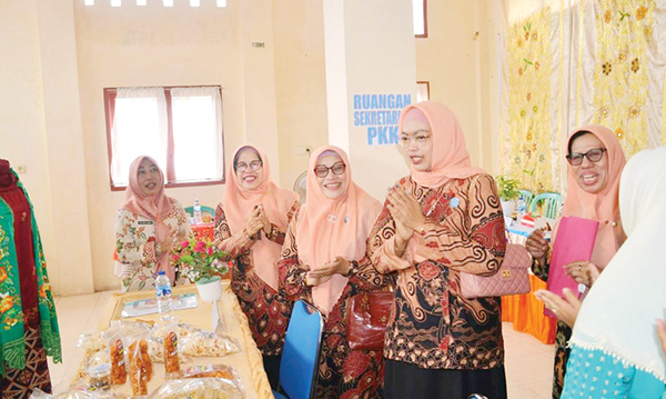 Kelurahan Berok Nipah Dinilai Ketua TP PKK