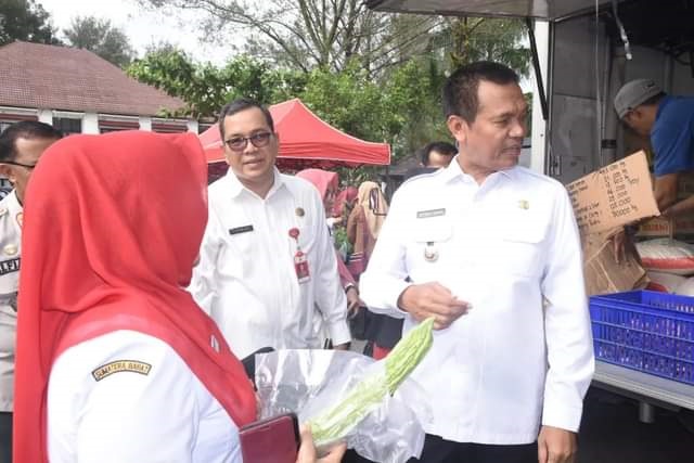 Dalam upaya pengendalian inflasi daerah yang semakin meningkat, Pemerintah Kota Pariaman melalui Dinas Pertanian, Pangan, dan Perikanan Kota Pariaman, bekerjasama dengan toko tani Indonesia Center (TTIC) Dinas Pangan Provinsi Sumatera Barat, menggelar kegiatan bazar pangan murah.