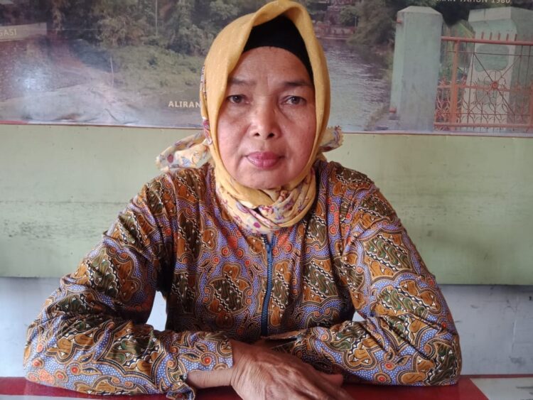 Melaui Penggunaan Model Project Based Learning, Metode Pemberian Tugas untuk Meningkatkan Aktivitas dan Hasil Belajar Bahasa Inggris Pada Kelas XII MM 2 Di SMK N 1 Pangkalan Pada Semester Ganap TP. 2021/2022 1 NELMI, S.Pd., M.MP
(Guru SMK N 1 Pangkalan)