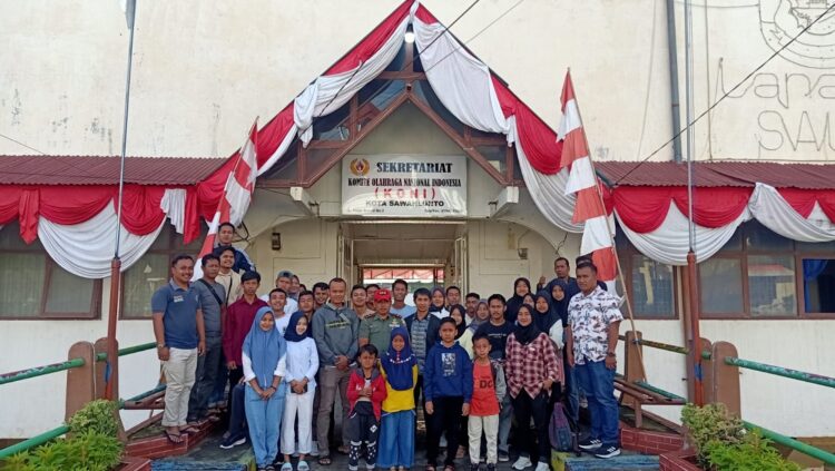 IKUT KERJURNAS——Para atlet kenshi Kempo yang akan diikutsertakan  pada Kejurnas Shinjiro Kempo di Kota Surakarta, Jawa Tengah.