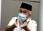 PKS Tolak Keras Kenaikan Harga BBM, Ruhut Sitompul Senyum, Tertawa, Lalu Bereaksi Keras