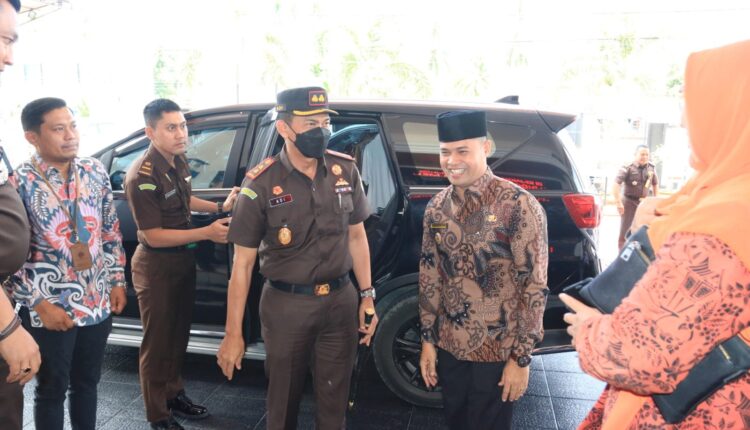 Wabup Sijunjung Iraddatillah Sambut Kedatangan Kejari