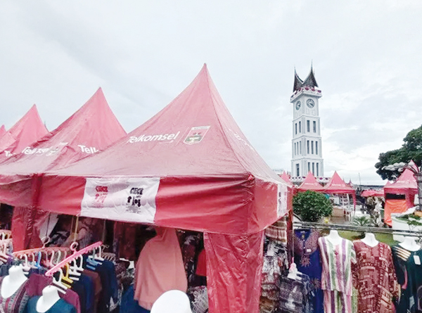 PELATIHAN UMKM— Pemko Bukittinggi melalui Dinas Koperasi UKM dan Perdagangan menggelar pelatihan kemasan bagi UMKM untuk mendapatkan peningkatan penghasilan ekonomi.