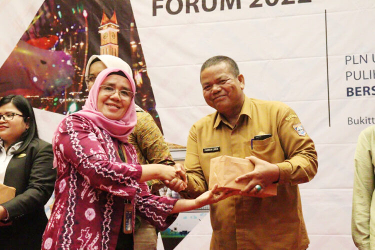 Bangkitkan Kembali Ekonomi Sumbar, PLN Aktif Dukung Perkembangan UMKM 1 Multi Stakeholder Forum— PLN Bukittinggi saat kegiatan Multi Stakeholder Forum bersama pemangku kepentingan dan pelaku UMKM asal Kota Bukittinggi, Kabupaten Agam, Kota Padang Panjang, Kabupaten Pasaman, dan Kabupaten Pasaman Barat, Senin (26/09).