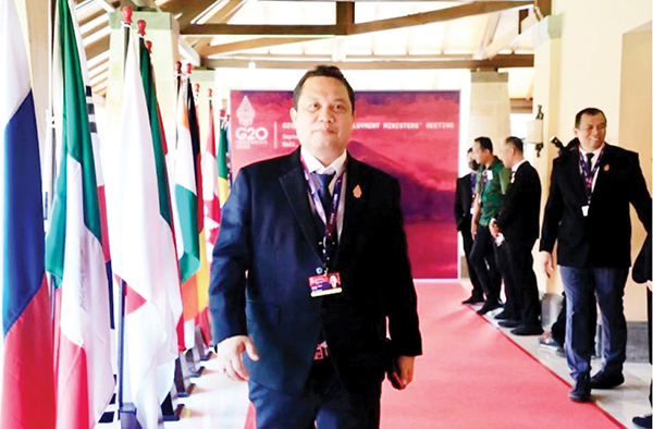 Kemnaker RI Tegaskan, Form Pengisian Data BSU yang Beredar di Medsos Hoaks 1 JELASKAN— Kepala Biro Humas Kemnaker Chairul Fadhly Harahap saat menjelaskan pada wartawan.