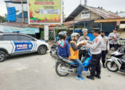 Antisipasi Dampak Kenaikan Harga BBM, Polres Sawahlunto Berikan Bansos pada Pengendara Ojek