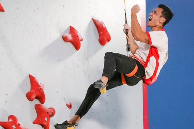 CLIMBER—Climber Indonesia Veddriq Leonardo sukses menjadi juara Seri Piala Dunia 2022 di Salt Lake City, Amerika Serikat.