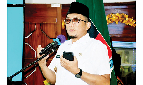 6 Fraksi DPRD Kota Padang Setujui Perda Perubahan APBD 2022 1 hendri septa.