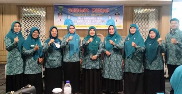 SOSIALISASI— Kader PKK mengikuti kegiatan sosialisasi sistem jaminan mutu dan keamanan hasil perikanan yang diprakasai oleh UPTD PPMHP Dinas Kelautan dan Perikanan Provinsi Sumatera Barat.