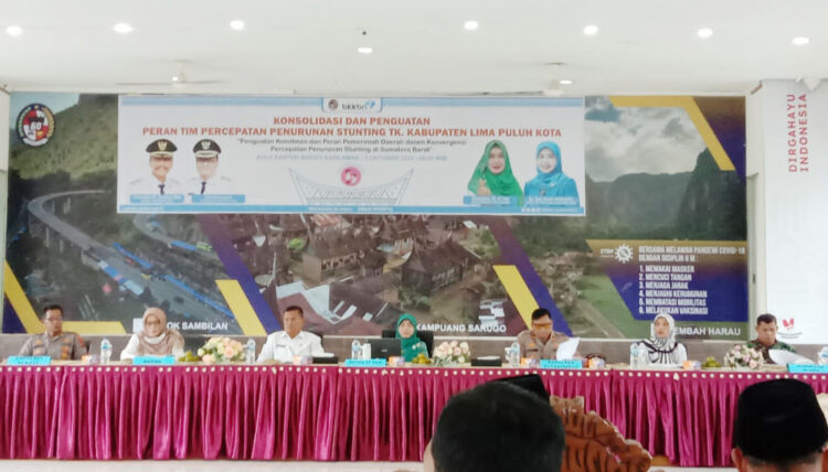 Rp1,7 Miliar DAK untuk Penanganan Stunting di Limapuluh Kota 1 penanganan stunting—Pemkab Limapuluh Kota menggelar diskusi panel penanganan stunting sebagai bentuk komitmen daerah untuk menurunkan angka stunting. Langkahnya, dengan merapatkan barisan segenap elemen pemangku kepentingan penurunan stunting di tingkat nagari, kecamatan dan kabupaten.