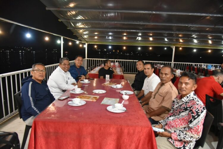 ACARA—Bupati Padangpariaman Suhatri Bur saat acara kemarin.