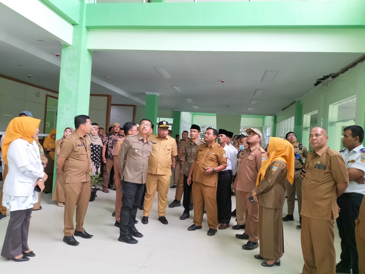 Bupati Solsel Khairunnas tinjau RS Pratama1