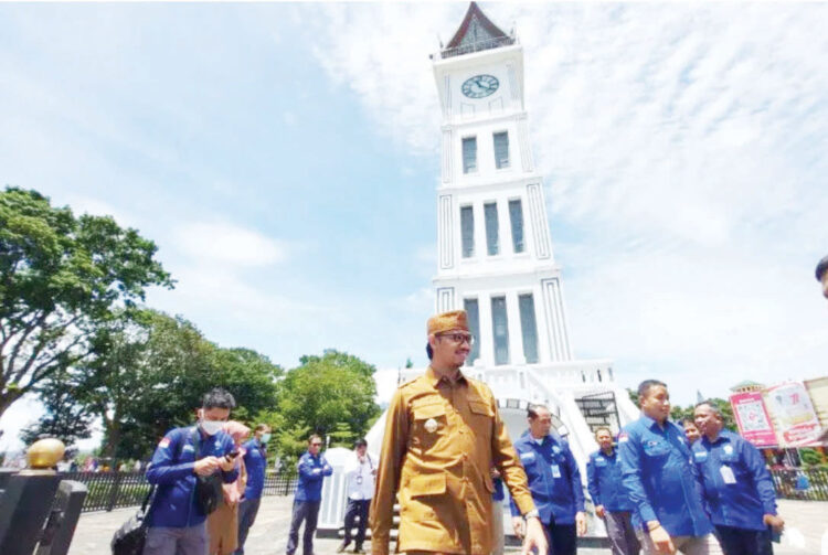 Covid Melandai, Investasi di Bukittinggi Tumbuh 300 Persen 1 INVESTASI TUMBUH— Wali Kota Bukittinggi Erman Safar mengungkapkan, dengan melandainya kasus Covid-19 membuat investasi di Bukittinggi tumbuh mencapai 300 persen.