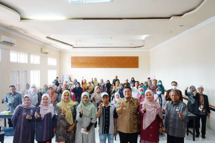 Tanah Datar Butuh Kerjasama Semua Pihak, Wabup Richi: Serius Tekan Stunting 1 DISKUSI—Peserta diskusi Panel Kasus Stunting di Aula Hotel Pagaruyung.