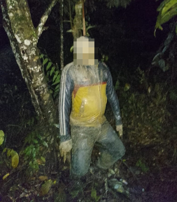 MAYAT TERGANTUNG— Penemuan mayat tergantung di pohon di kawasan Kandang Ampek, Nagari Guguak, Kecamatan 2x11 Kayu Tanam, Kabupaten Padangpariaman.