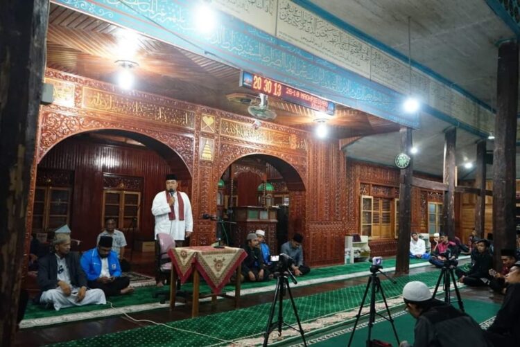 BERSAMA—Momentum Sumpah Pemuda, Wabup Richi Aprian hadiri tablig akbar di Masjid Raya Lima Kaum.