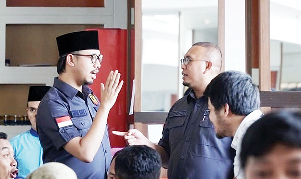 Kucurkan Rp15,3 M, Andre Rosiade Salut Komitmen Erman Safar terhadap Umat dan Ulama di Bukittinggi 1 Erman Safar Bersama Andre Rosiade