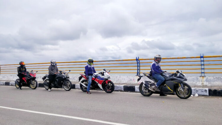 ROLLING CITY— Menara Agung mengajak komunitas motor sport Honda untuk meriahkan launching New CBR250RR.