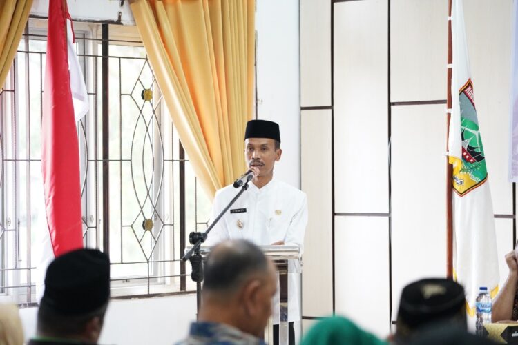 SAMBUTAN— Wakil Bupati Solok Selatan, Yulian Efi memberikan sambutan saat acara.