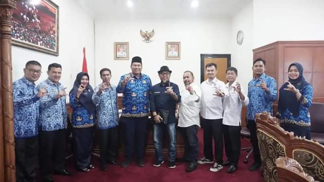 Pejabat Pengelola Informasi dan Dokumentasi (PPID) Kota Pariaman dalam penilaian Komisi Informasi (KI) Provinsi Sumatera Barat masuk 10 besar Keterbukaan Informasi Publik.
