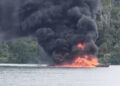 Kapal Dagang Antarpulau Terbakar di Selat Sikakap, Para ABK Terjun ke Laut