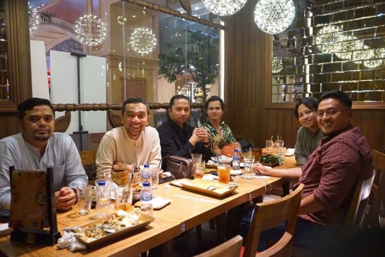 Dalam rangka mewujudkan Kabupaten Tanah Datar Madani, pemerintah daerah bekerjasama dengan Yayasan Global Spirit of Ummah Jakarta untuk membangun Generasi Qurani melalui program Pendidikan Islam Berbasis Al Quran.