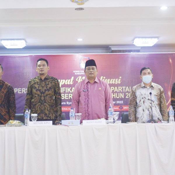 RAPAT KOORDINASI—  Kepala Kesbangpol Kabupaten Agam, Budi Prawira Negara menghadiri rapat koordinasi persiapan verifikasi faktual partai politik calon peserta pemilu tahun 2024.