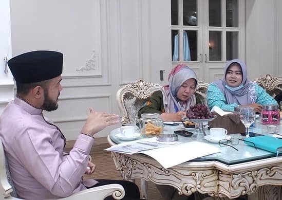 PENDATAAN AWAL— Wali Kota, H. Fadly Amran BBA Datuak Paduko Malano memberikan arahan jelang pendataan Awal Registrasi yang  dilaksanakan petugas Badan Pusat Statistik (BPS) pada 15 Oktober-14 November.