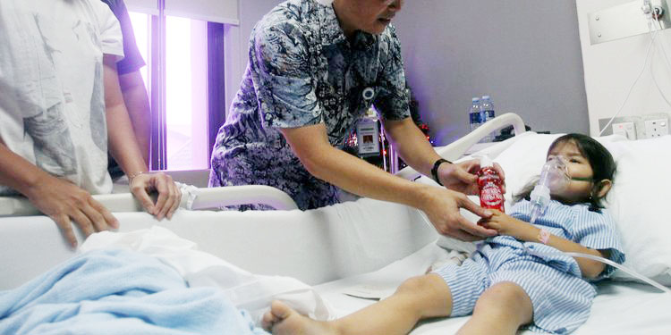 Total Kasus Gangguan Ginjal Akut 269 Anak, 157 Meninggal, 73 Masih Dirawat 1 DIRAWAT— Pasien gangguan ginjal akut menjalani perawatan.