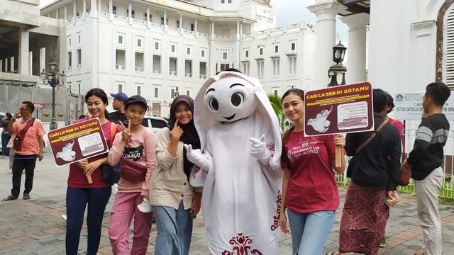 La’eeb Si Maskot Piala Dunia 2022 Sambangi Semarang dan Bandung 1 MASKOT— La'eeb yang merupakan Maskot Piala Dunia 2022 melakukan perjalanan ke Kota Semarang sejak hari Jumat (14/10) dan langsung mengunjungi Kota Lama, Semarang.