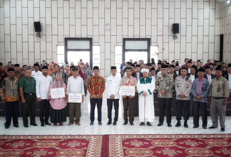 Bupati Solok Selatan, Khairunas mengharapkan peringatan Maulid Nabi Muhammad SAW 1444 Hijriah tidak hanya menjadi acara seremonial tahunan saja, namun juga waktu dimana seluruh umat memaknai nilai-nilai yang terkandung dalam peringatan tersebut.