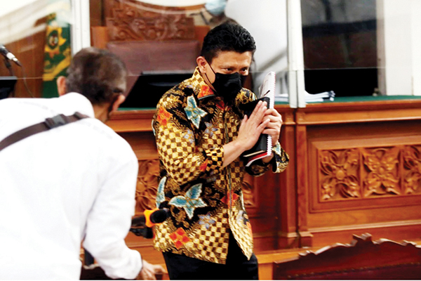 Bharada E Berdoa sebelum Menembak Yosua, Ferdy Sambo: Kau Tembak Cepat! 1 SIDANG— Suasana ruang sidang terdakwa kasus pembunuhan berencana terhadap Brigadir Nofriansyah Yosua Hutabarat atau Brigadir J, Ferdy Sambo di Pengadilan Negeri Jakarta Selatan, Jakarta, Senin (17/10).