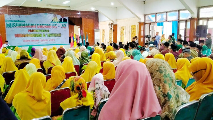 PEMILIHAN—Terlihat suasana rapat  Pimpinan Daerah Muhammadiyah (PDM) Padang Panjang, Batipuah, X Koto (Pabasko).