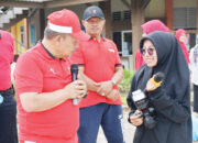 Bupati Agam Beri Reward Dua Pelajar SMKN 1 Ampek Angkek