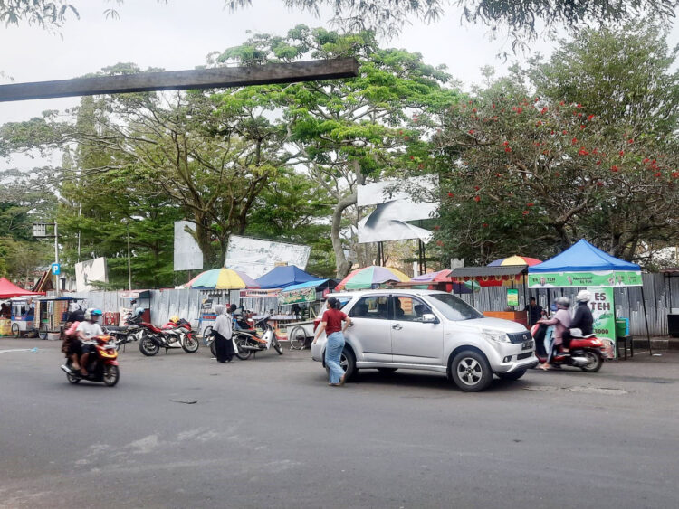 Pedagang Kaki Lima Lapangan Cindua Mato Direlokasi ke Pasar Papan